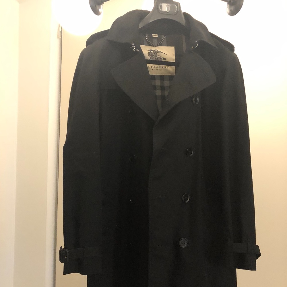 Burberry men trench coat classic